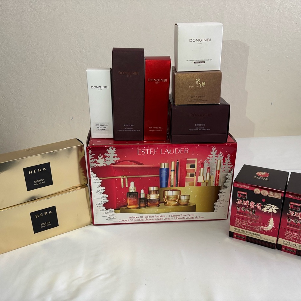 Estee Lauder Skincare Gift Set - Red and Gold